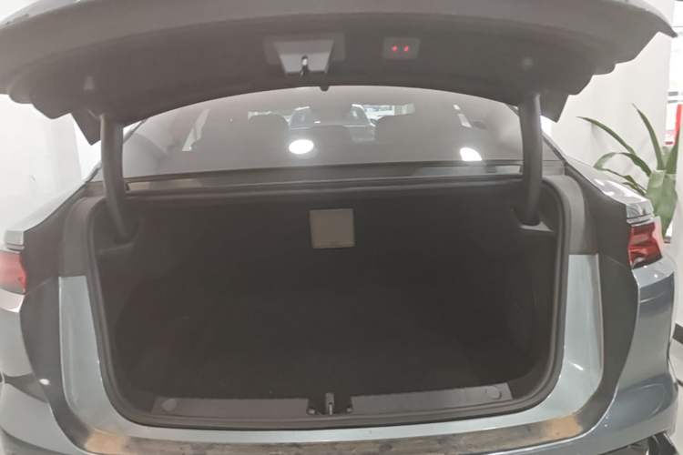 Used BYD Han L 2025 DM-i 200km LiDAR Flagship Model Trunk