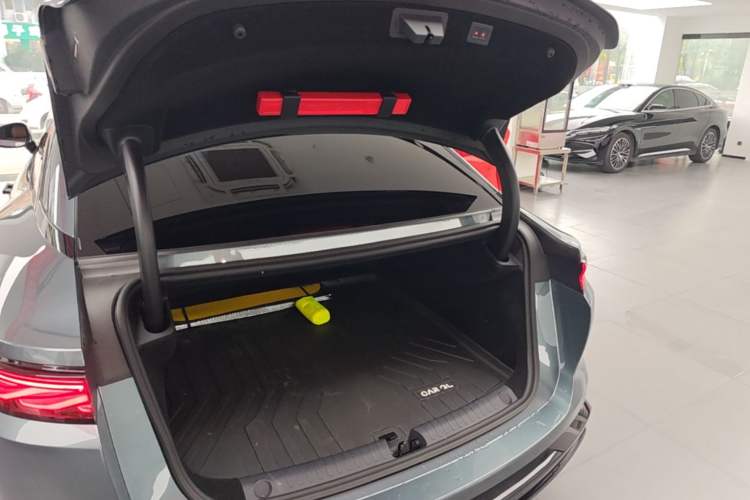 Used BYD Han L 2025 EV Four-Wheel Drive LiDAR Flagship Model Trunk