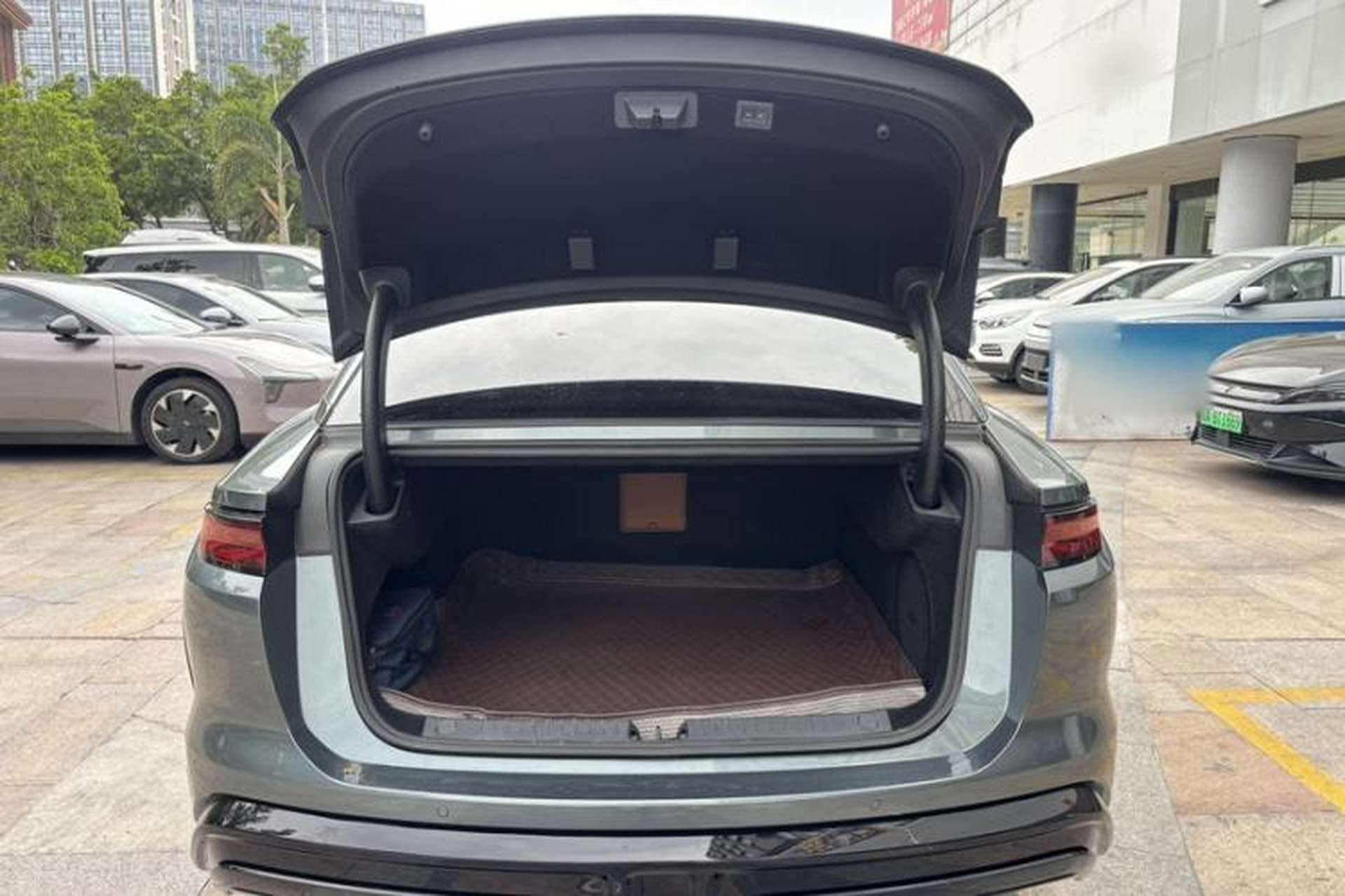 Used BYD Han L 2025 DM-i 200KM LiDAR Luxury Model Trunk