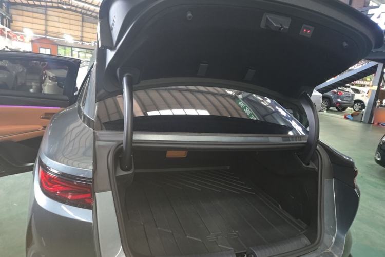 Used BYD Han L 2025 EV 701KM LiDAR Deluxe Edition Trunk