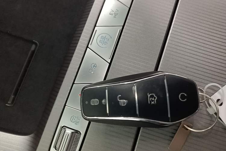 Used BYD Han L 2025 DM-p Four-Wheel-Drive LiDAR Flagship Model Vehicle Key