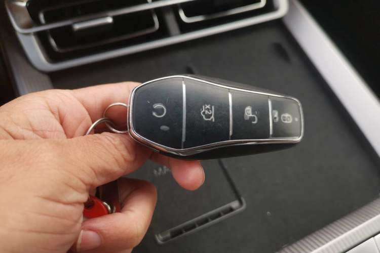 Used BYD Han L 2025 DM-p Four-Wheel-Drive LiDAR Flagship Model Vehicle Key