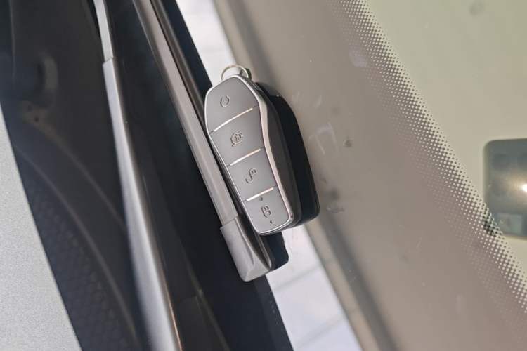 Used BYD Han L 2025 EV 701 km LiDAR Flagship Edition Vehicle Key