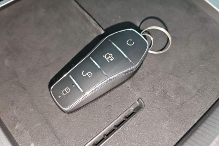 Used BYD Han L 2025 EV 701KM LiDAR Deluxe Edition Vehicle Key