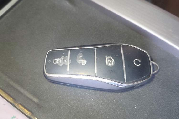 Used BYD Han L 2025 DM-p Four-Wheel-Drive LiDAR Flagship Model Vehicle Key