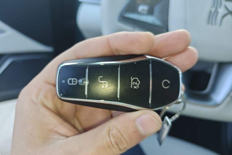 Used BYD Han L 2025 EV 701KM LiDAR Deluxe Edition Vehicle Key