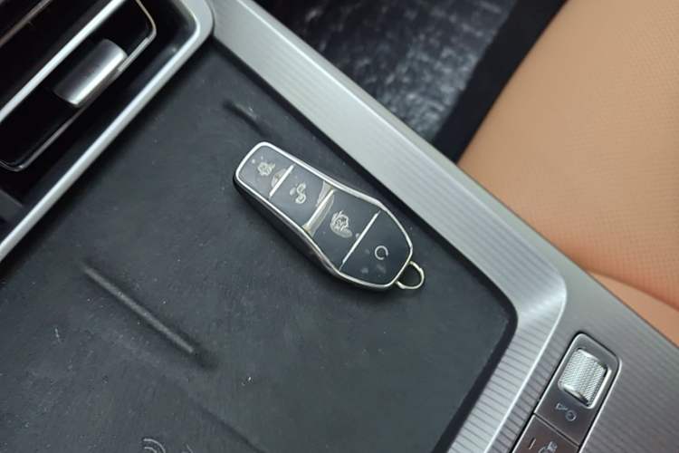 Used BYD Han L 2025 DM-p Four-Wheel-Drive LiDAR Flagship Model Vehicle Key