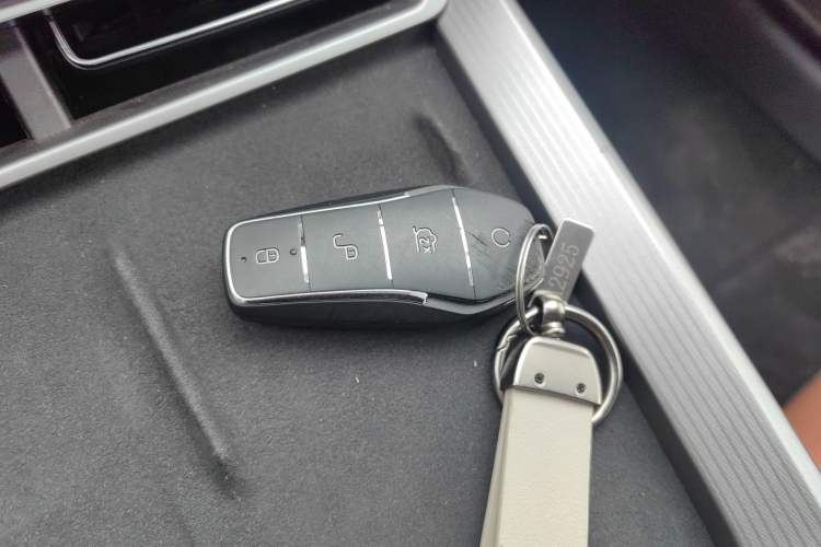 Used BYD Han L 2025 DM-p Four-Wheel-Drive LiDAR Flagship Model Vehicle Key