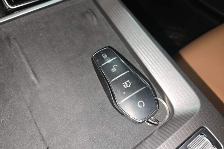 Used BYD Han L 2025 EV 701KM LiDAR Deluxe Edition Vehicle Key