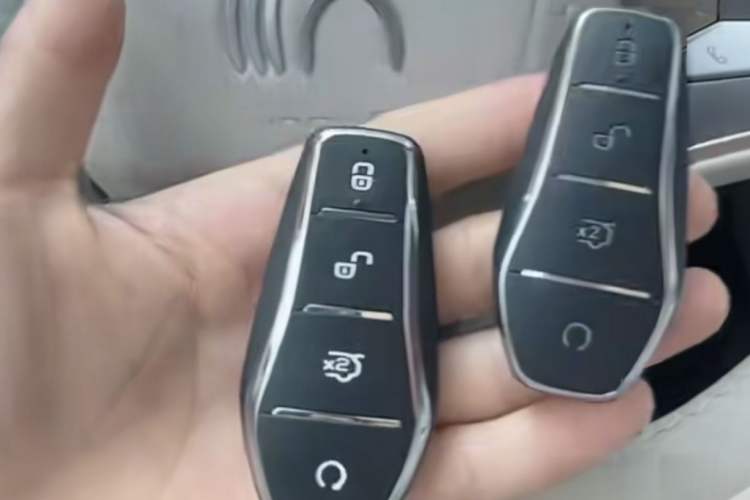 Used BYD Han L 2025 EV 701 km LiDAR Flagship Edition Vehicle Key