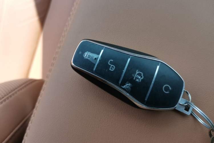 Used BYD Han L 2025 DM-p Four-Wheel-Drive LiDAR Flagship Model Vehicle Key