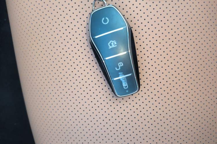 Used BYD Han L 2025 DM-p Four-Wheel-Drive LiDAR Flagship Model Vehicle Key
