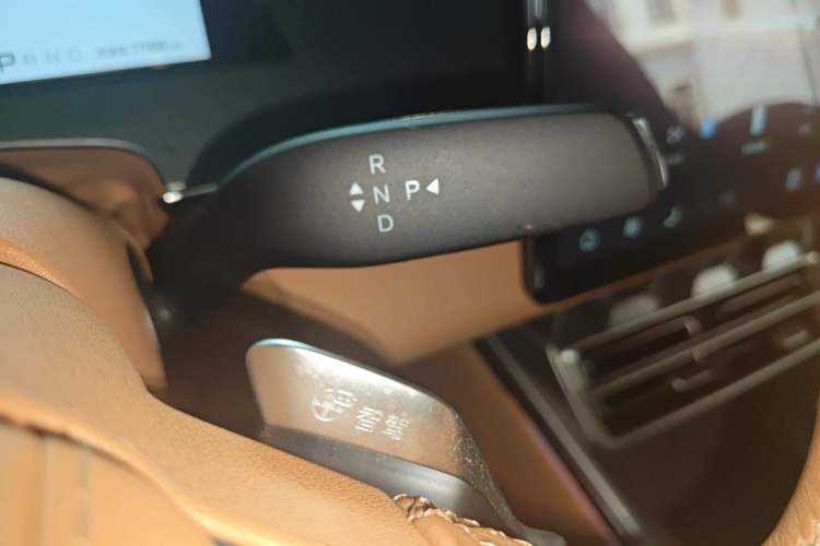 Used BYD Han L 2025 EV 701KM LiDAR Deluxe Edition Gear Lever