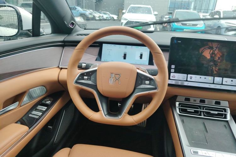 Used BYD Han L 2025 EV Four-Wheel Drive LiDAR Flagship Model Steering Wheel
