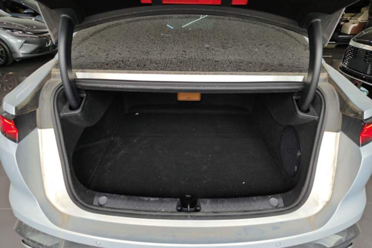 Used BYD Han L 2025 EV Four-Wheel Drive LiDAR Flagship Model Trunk