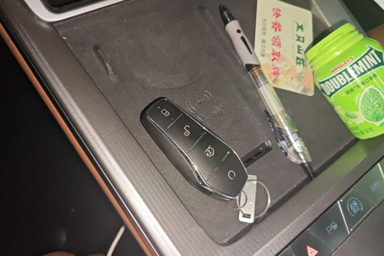 Used BYD Han L 2025 EV 701KM LiDAR Deluxe Edition Vehicle Key