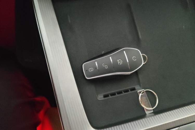 Used BYD Han L 2025 EV Four-Wheel Drive LiDAR Flagship Model Vehicle Key