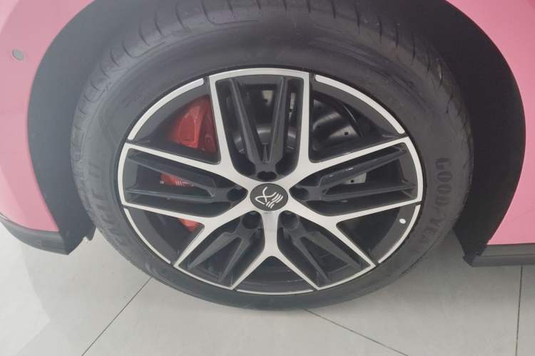 Used BYD Han L 2025 DM-p Four-Wheel-Drive LiDAR Flagship Model Left Front Wheel Hub