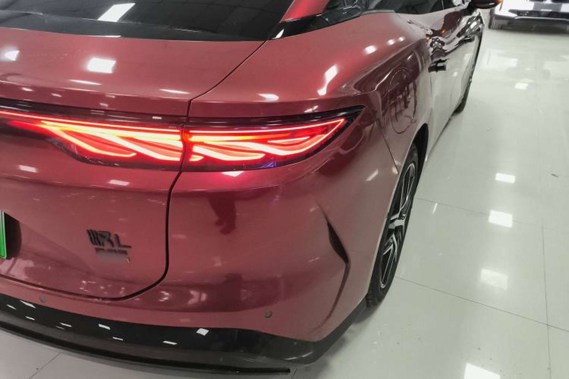 Used BYD Han L 2025 DM-p Four-Wheel-Drive LiDAR Flagship Model Right Rear Taillight
