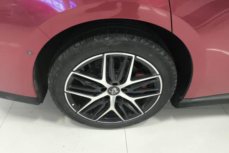 Used BYD Han L 2025 DM-p Four-Wheel-Drive LiDAR Flagship Model Right Rear Wheel Hub