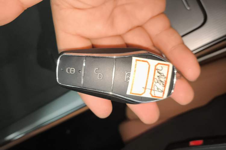 Used BYD Han L 2025 DM-p Four-Wheel-Drive LiDAR Flagship Model Vehicle Key