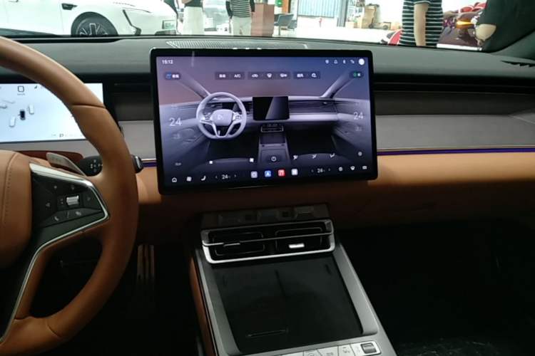 Used BYD Han L 2025 EV Four-Wheel Drive LiDAR Flagship Model Audio And AC Panel
