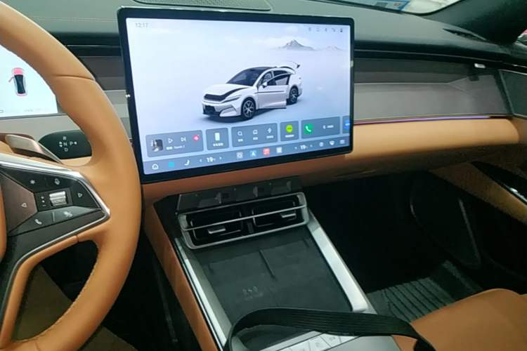 Used BYD Han L 2025 EV 701 km LiDAR Flagship Edition Audio And AC Panel