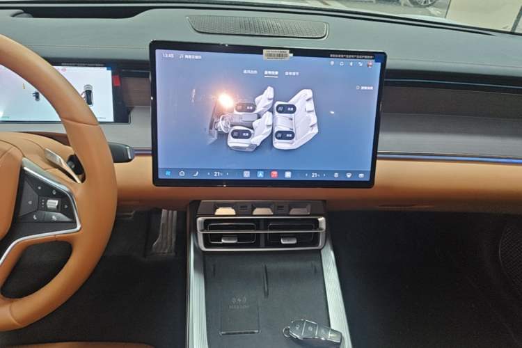 Used BYD Han L 2025 EV Four-Wheel Drive LiDAR Flagship Model Audio And AC Panel