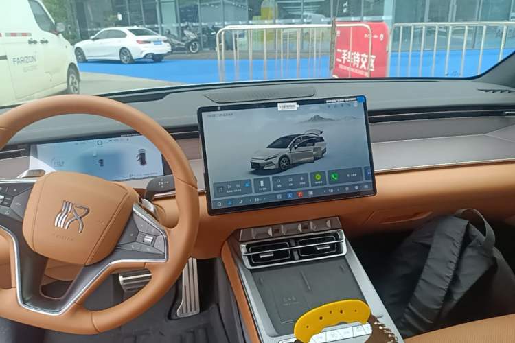 Used BYD Han L 2025 EV Four-Wheel Drive LiDAR Flagship Model Audio And AC Panel