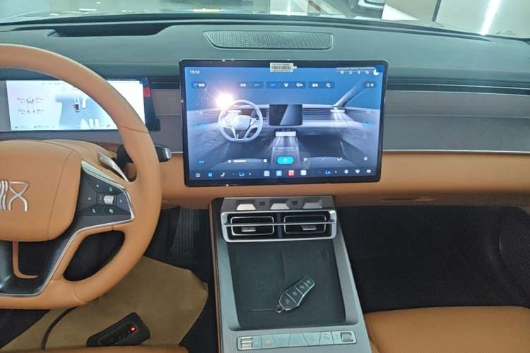 Used BYD Han L 2025 DM-i 200km LiDAR Flagship Model Audio And AC Panel