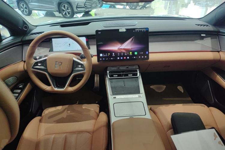 Used BYD Han L 2025 EV Four-Wheel Drive LiDAR Flagship Model Center Console