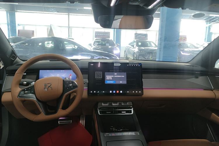 Used BYD Han L 2025 EV Four-Wheel Drive LiDAR Flagship Model Center Console