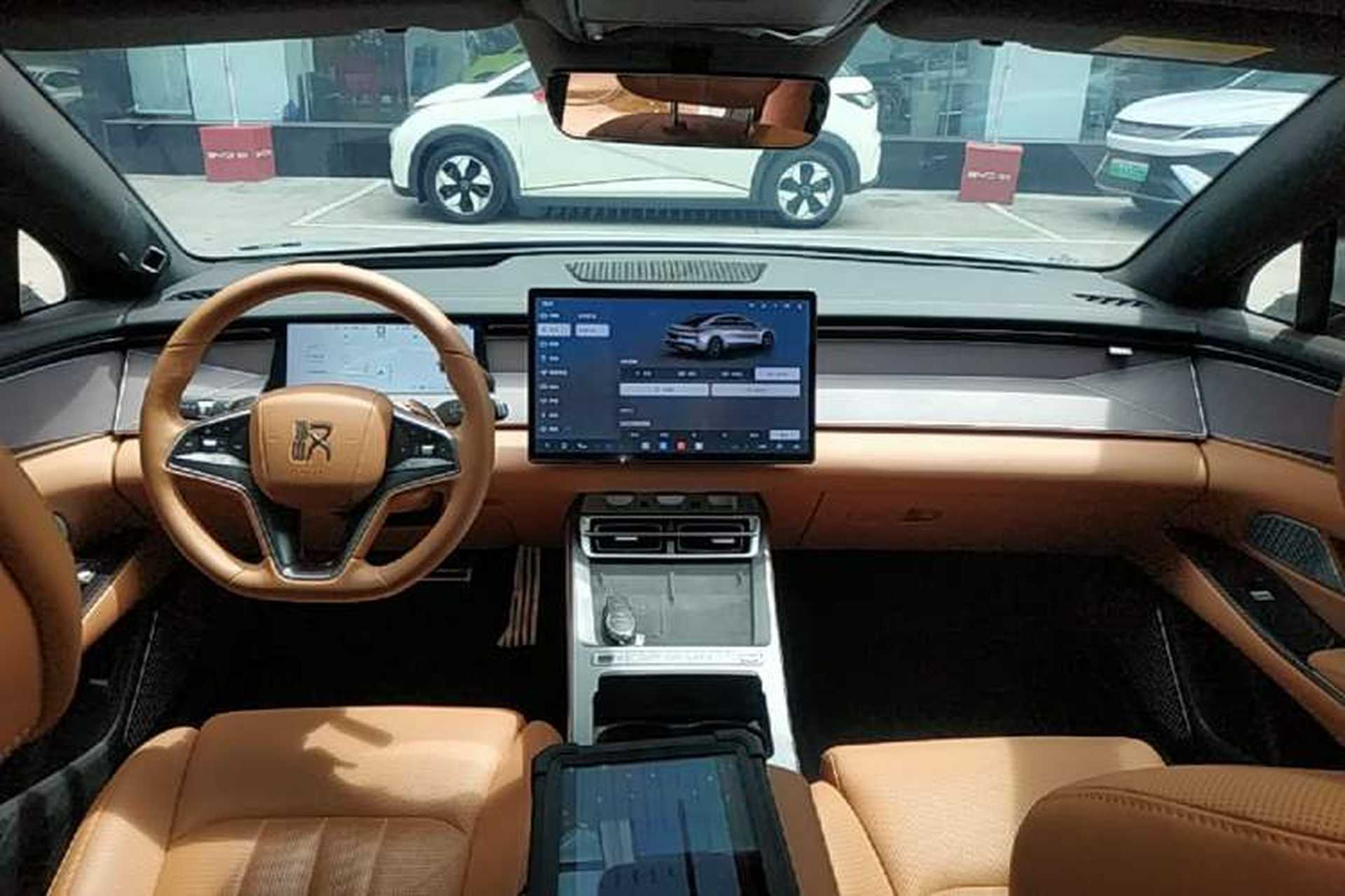 Used BYD Han L 2025 EV Four-Wheel Drive LiDAR Flagship Model Center Console