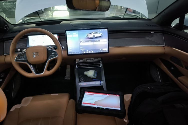Used BYD Han L 2025 EV Four-Wheel Drive LiDAR Flagship Model Center Console