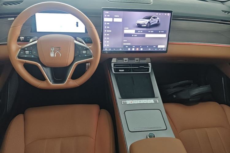Used BYD Han L 2025 EV Four-Wheel Drive LiDAR Flagship Model Center Console