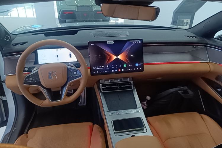 Used BYD Han L 2025 EV Four-Wheel Drive LiDAR Flagship Model Center Console