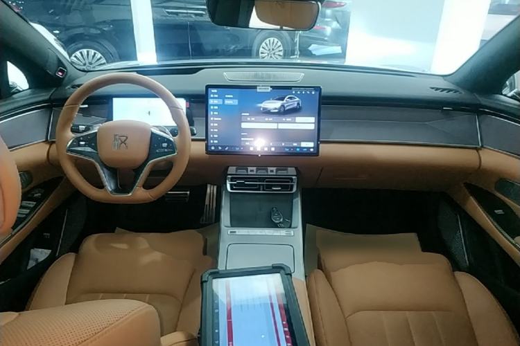 Used BYD Han L 2025 EV Four-Wheel Drive LiDAR Flagship Model Center Console