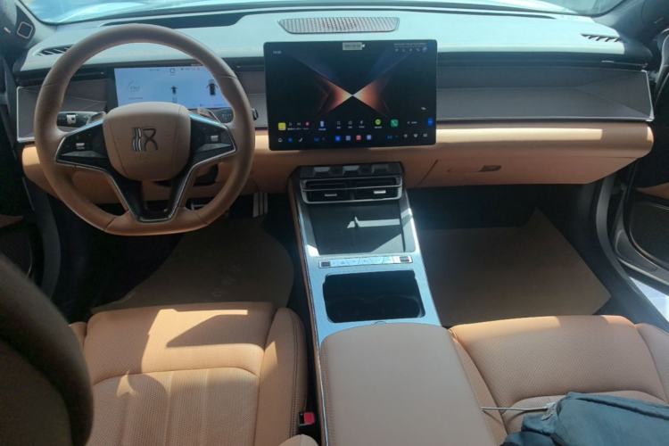 Used BYD Han L 2025 EV Four-Wheel Drive LiDAR Flagship Model Center Console