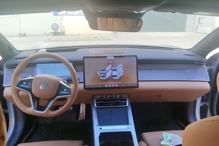 Used BYD Han L 2025 EV Four-Wheel Drive LiDAR Flagship Model Center Console