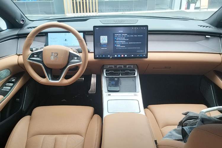 Used BYD Han L 2025 EV Four-Wheel Drive LiDAR Flagship Model Center Console