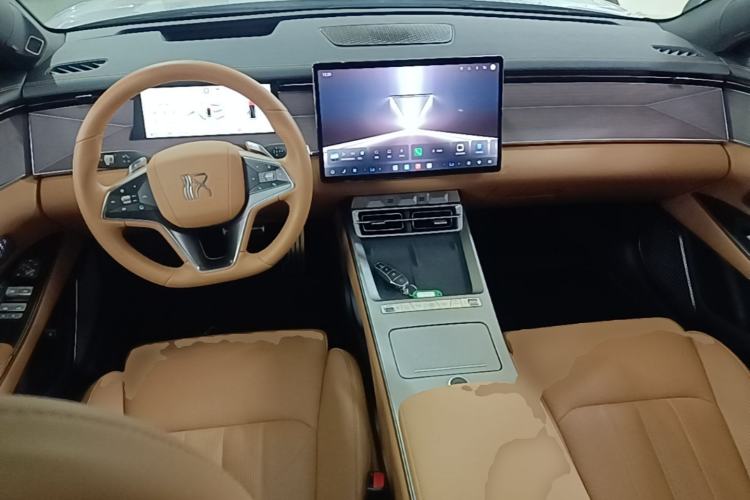 Used BYD Han L 2025 EV Four-Wheel Drive LiDAR Flagship Model Center Console