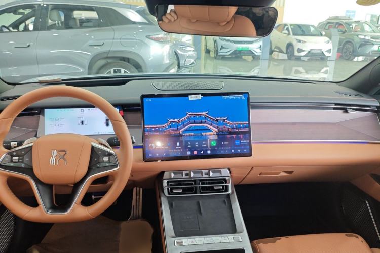 Used BYD Han L 2025 EV Four-Wheel Drive LiDAR Flagship Model Center Console