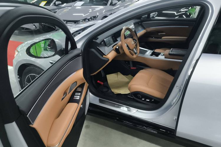 Used BYD Han L 2025 DM-p Four-Wheel-Drive LiDAR Flagship Model Driver Seat