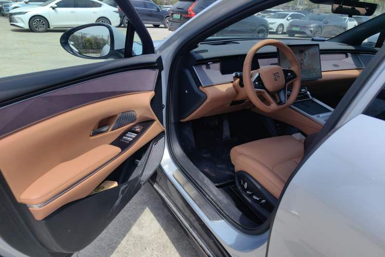 Used BYD Han L 2025 EV 701 km LiDAR Flagship Edition Driver Seat