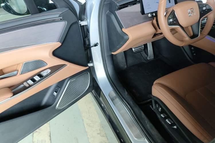Used BYD Han L 2025 EV Four-Wheel Drive LiDAR Flagship Model Driver Seat
