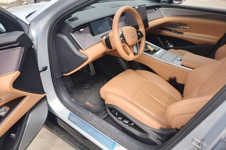 Used BYD Han L 2025 EV Four-Wheel Drive LiDAR Flagship Model Driver Seat
