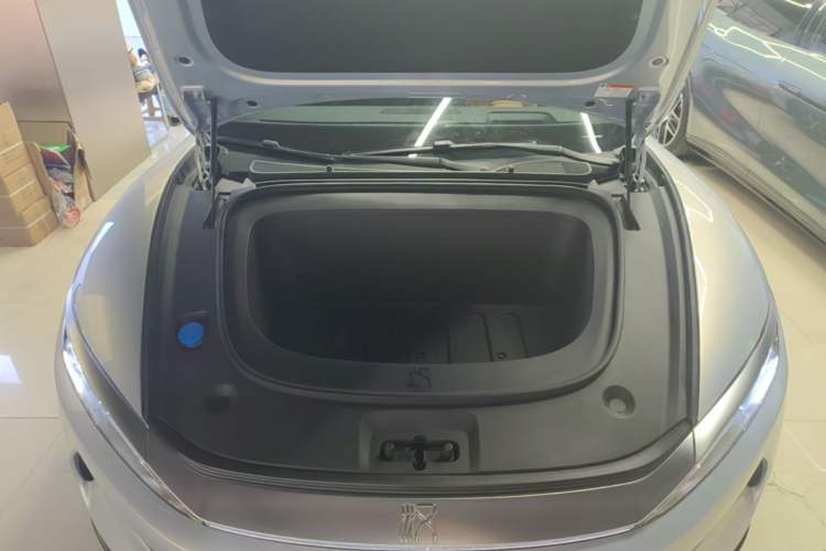 Used BYD Han L 2025 EV Four-Wheel Drive LiDAR Flagship Model Engine Bay