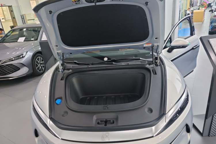 Used BYD Han L 2025 EV Four-Wheel Drive LiDAR Flagship Model Engine Bay