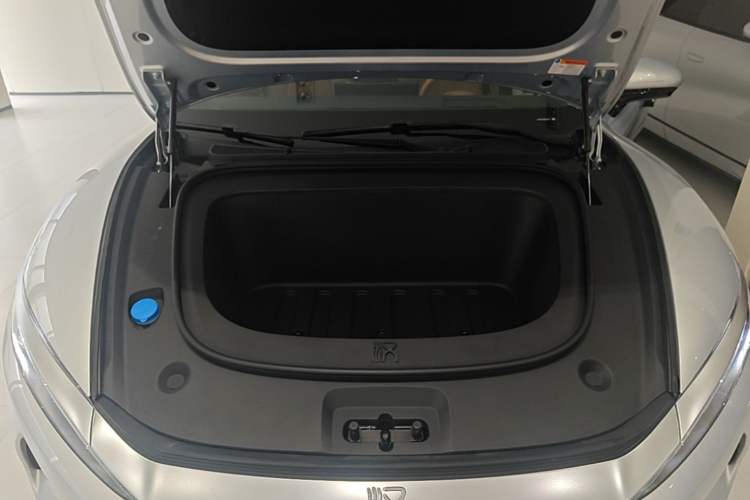 Used BYD Han L 2025 EV Four-Wheel Drive LiDAR Flagship Model Engine Bay