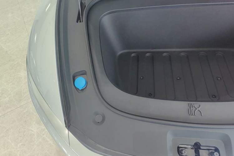 Used BYD Han L 2025 EV Four-Wheel Drive LiDAR Flagship Model Engine Bay Right